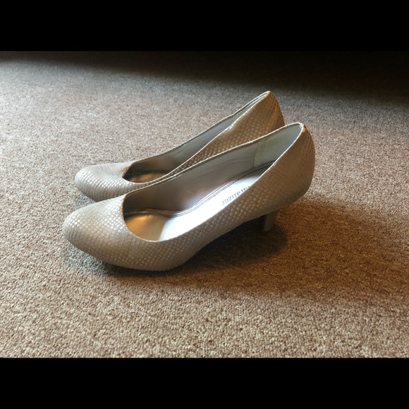 Naturalizer heels size 7 1/2 - Picture 3 of 4